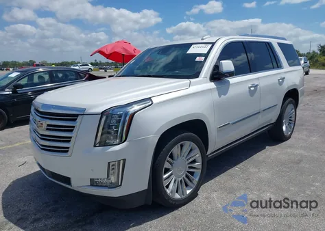 2018 Cadillac Escalade Platinum z USA, uszkodzony, nr VIN 1GYS4DKJ4JR377397